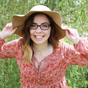 Meet your Posher, Abbey